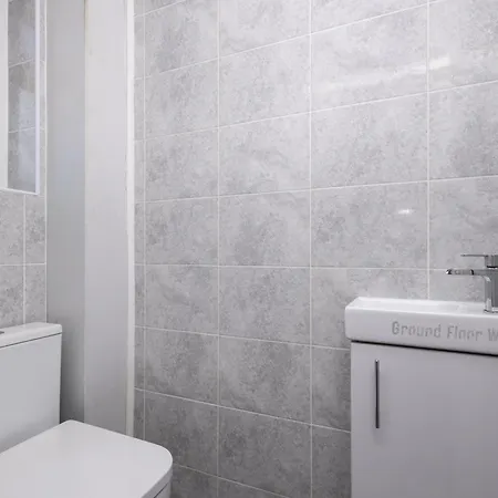 Stonecliffe 35 By Alt-stay Contractor - 3 Bed Contractor With Parking, Wi-fi & Full Kitchen - Ideal For Long *