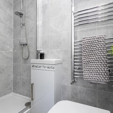 Dom wakacyjny Stonecliffe 35 By Alt-stay Contractor - 3 Bed Contractor With Parking, Wi-fi & Full Kitchen - Ideal For Long