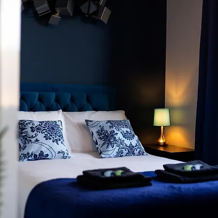 Hébergement de vacances Alt-stay Leeds, M621 Junction 1 - Free Parking & Fast Wi-fi - Pool Table - Master En-suite - Ideal For Contractors & Long Leeds (West Yorkshire)