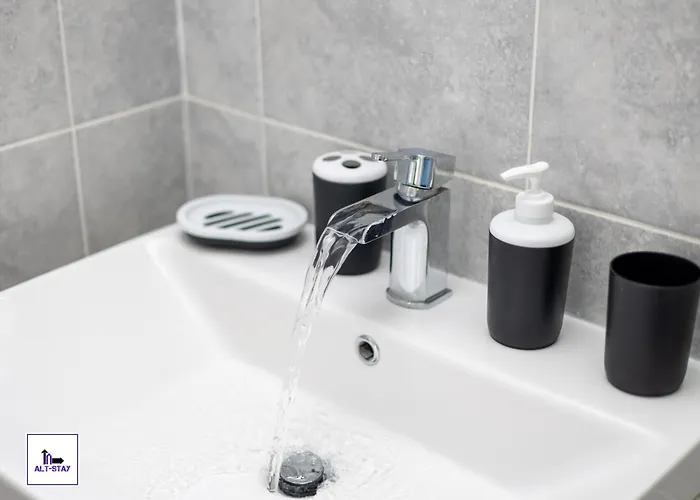 Holiday home Stonecliffe 35 By Alt-Stay Contractor Accommodation - 3 Bed Contractor Home With Parking, Wi-Fi & Full Kitchen - Ideal For Long Stays Leeds (West Yorkshire)