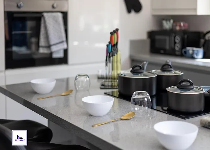 Stonecliffe 35 By Alt-Stay Contractor Accommodation - 3 Bed Contractor Home With Parking, Wi-Fi & Full Kitchen - Ideal For Long Stays Leeds (West Yorkshire)