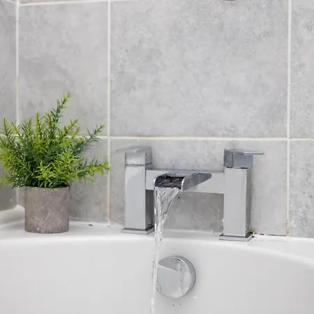 Dom wakacyjny Stonecliffe 35 By Alt-stay - 3 Bed - Parking, Wifi & Full Kitchen - Contractors & Relocations - Weekly & Monthly Rates - Rates Direct, Search Alt-stay