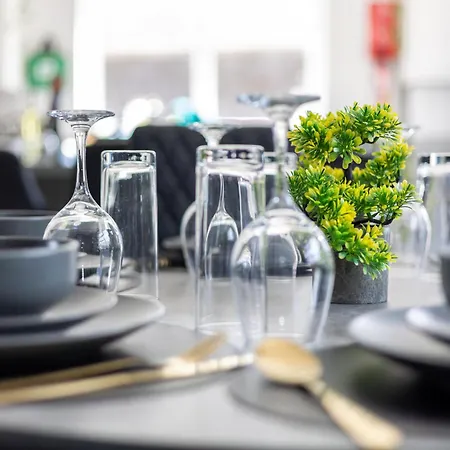 Stonecliffe 35 By Alt-stay - 3 Bed - Parking, Wifi & Full Kitchen - Contractors & Relocations - Weekly & Monthly Rates - Rates Direct, Search Alt-stay Leeds (West Yorkshire)